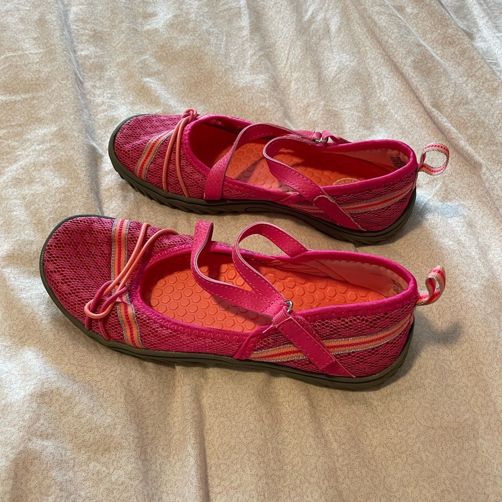 Authentic American heritage pink and gray water shoes. Size girls 4 med. NWOT.